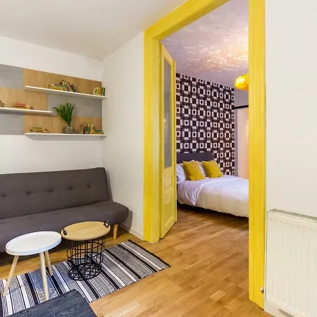 Quiet Old Town Hideout Appartement